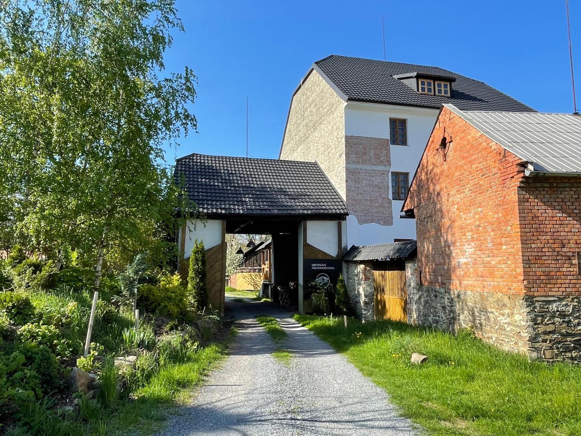 Wintermill Apartment Laznicky Екстериор снимка