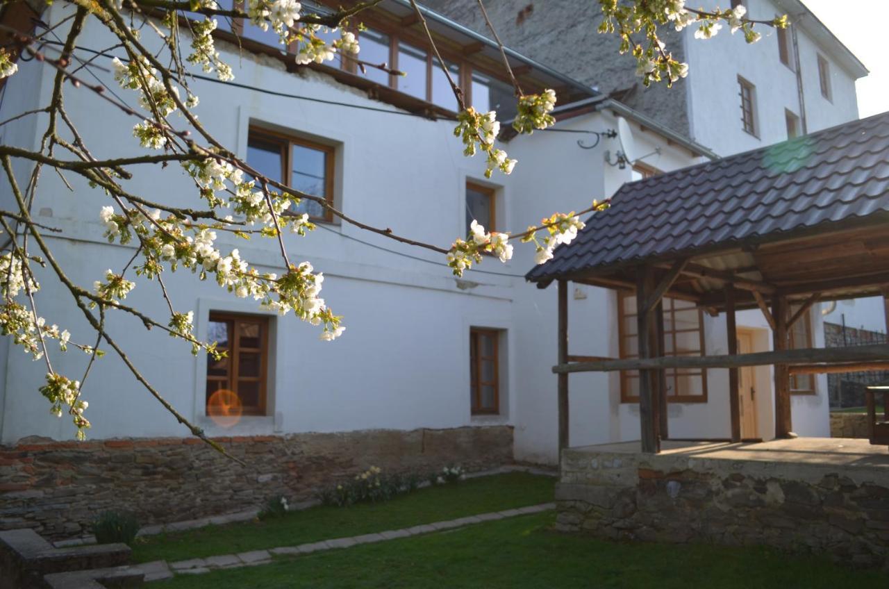 Wintermill Apartment Laznicky Екстериор снимка